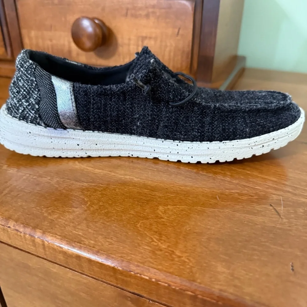 Hey Dude women’s 6 Wendy Black Casual Shoes slip‎ on